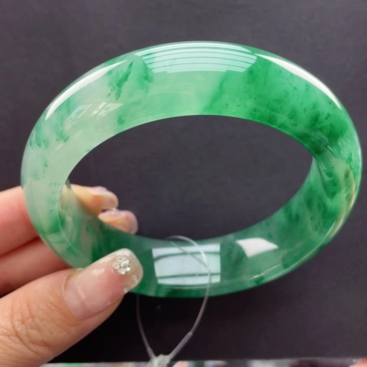 未镶嵌手镯石英质玉