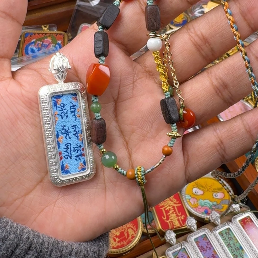 泥塑M****?藏式风格彩绘泥塑擦擦