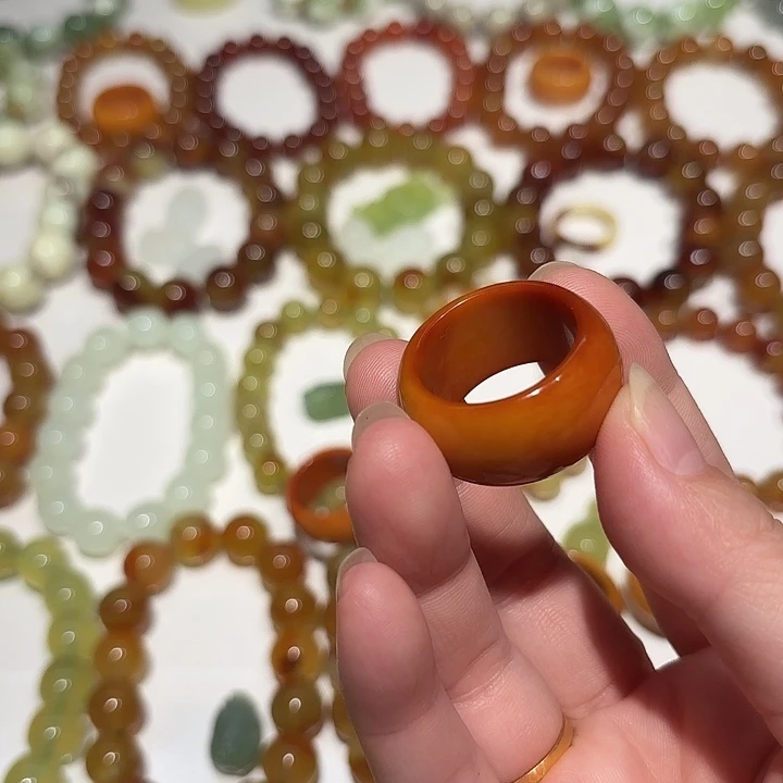 乂***ё未镶嵌蛇纹石玉戒指