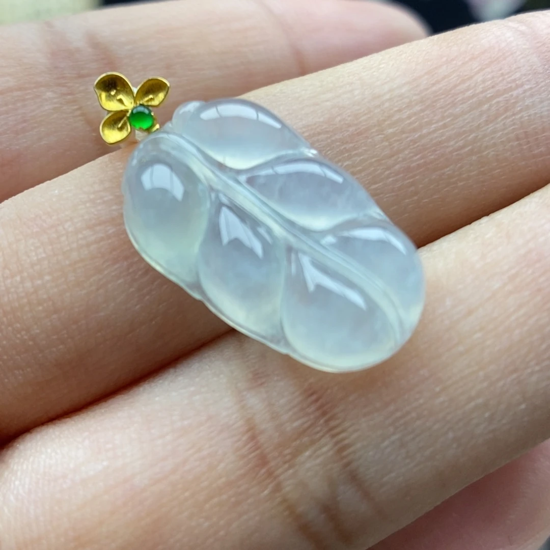 翡翠18K金镶嵌颈饰吊坠