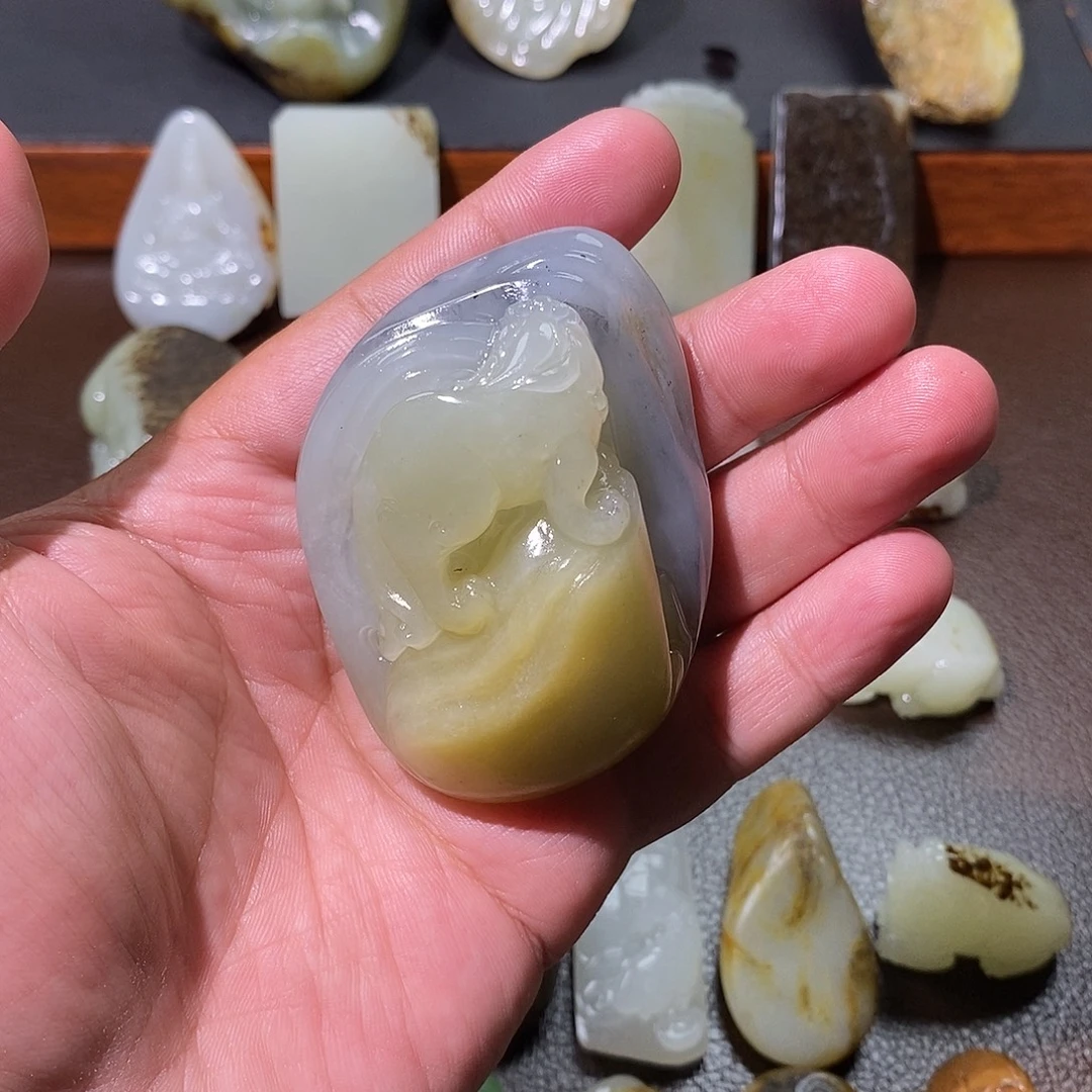 黄***鉴和田玉未镶嵌颈饰