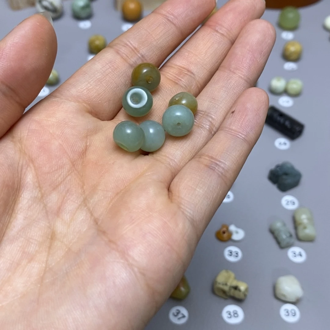 蛇纹石玉配饰合金轻**萤