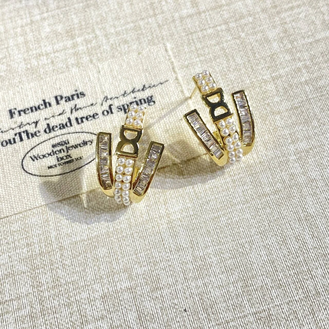 铜合金仿珍珠耳饰 高级感复古珠珠耳饰 A92