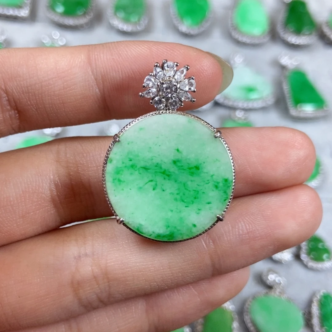 颈饰未镶嵌翡翠圆