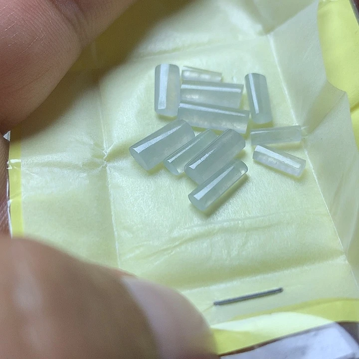 定制翡翠未镶嵌戒指