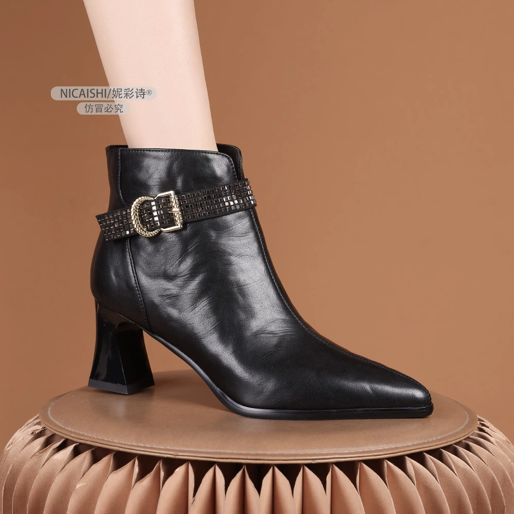 2025年新款欧美高级感黑色皮带扣时尚百搭优雅短靴通勤舒适3468