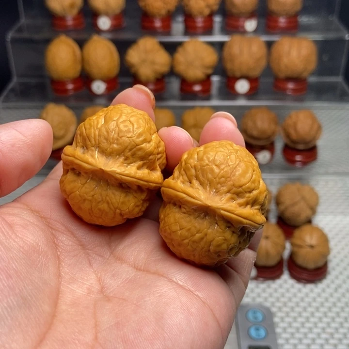 文玩核桃把件粗筋铁蛋萌萌包9