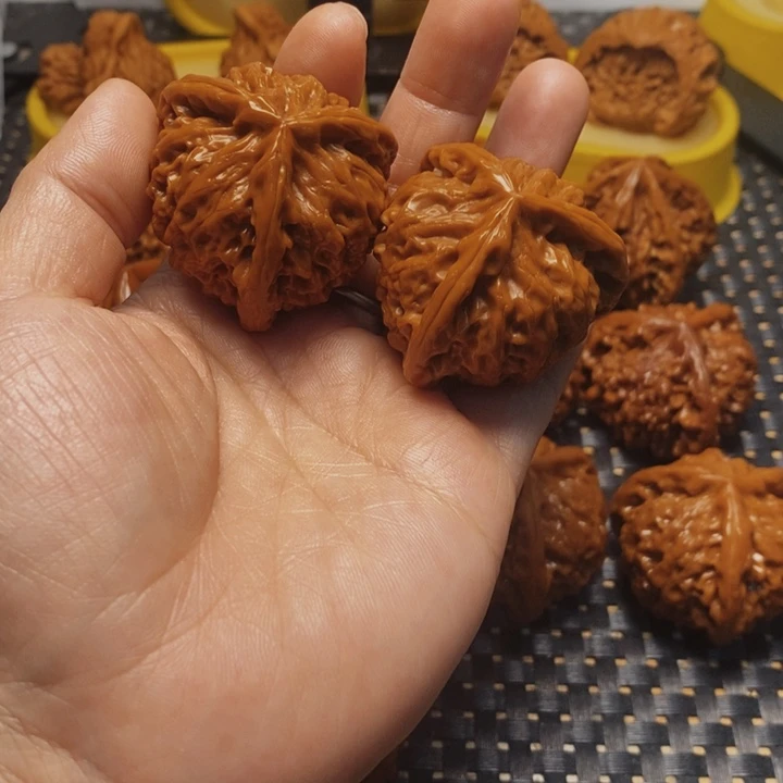 文玩核桃把件泽*工艺