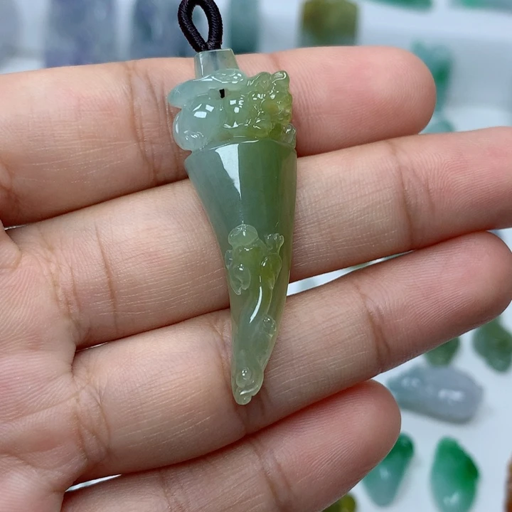 吊坠(不含链)未镶嵌翡翠