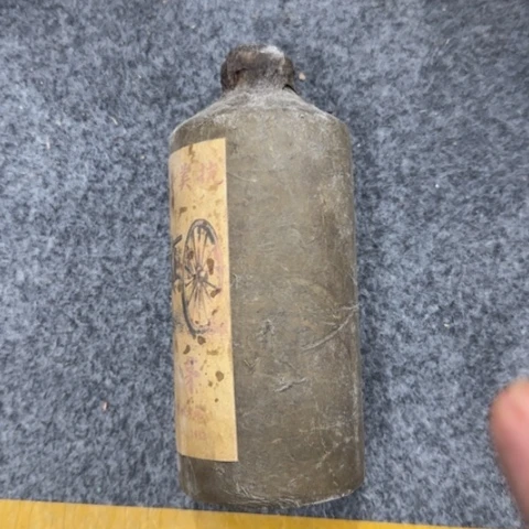 盘子瓶子手工手绘