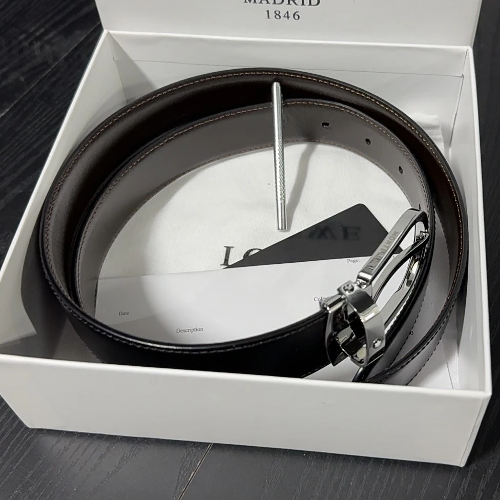 带扣经典男百搭简约风皮带男款时尚成人压字黑色休闲光面男士腰带