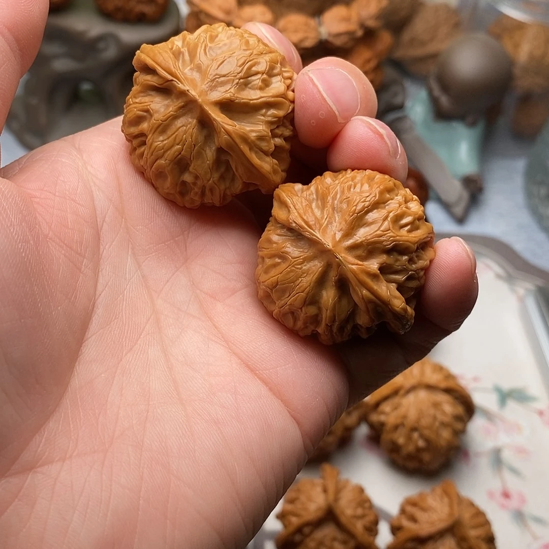 文玩核桃把件宫灯