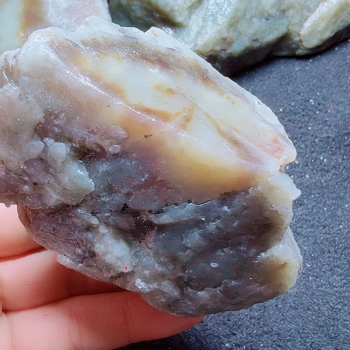 未镶嵌和田玉（糖玉）珠宝半成品
