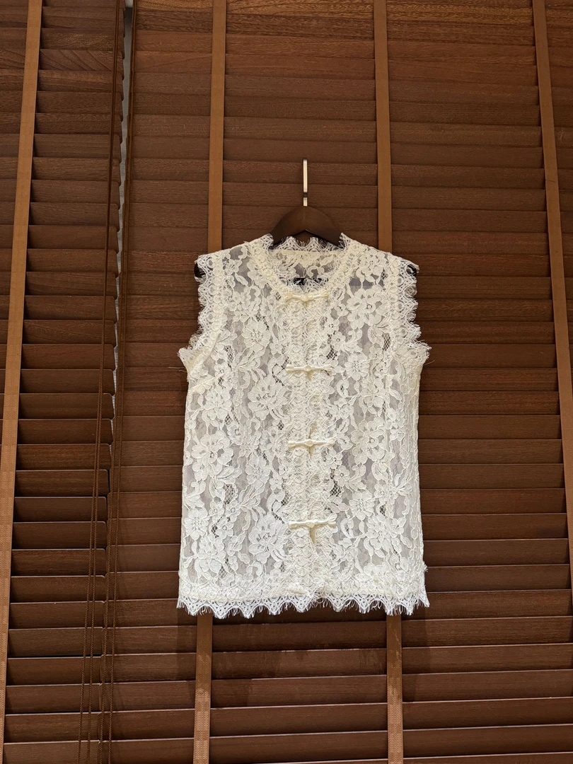 【阿柒服饰】“欧若风穿搭”无袖蕾丝衬衫春游出行必备小衫爆款上衣