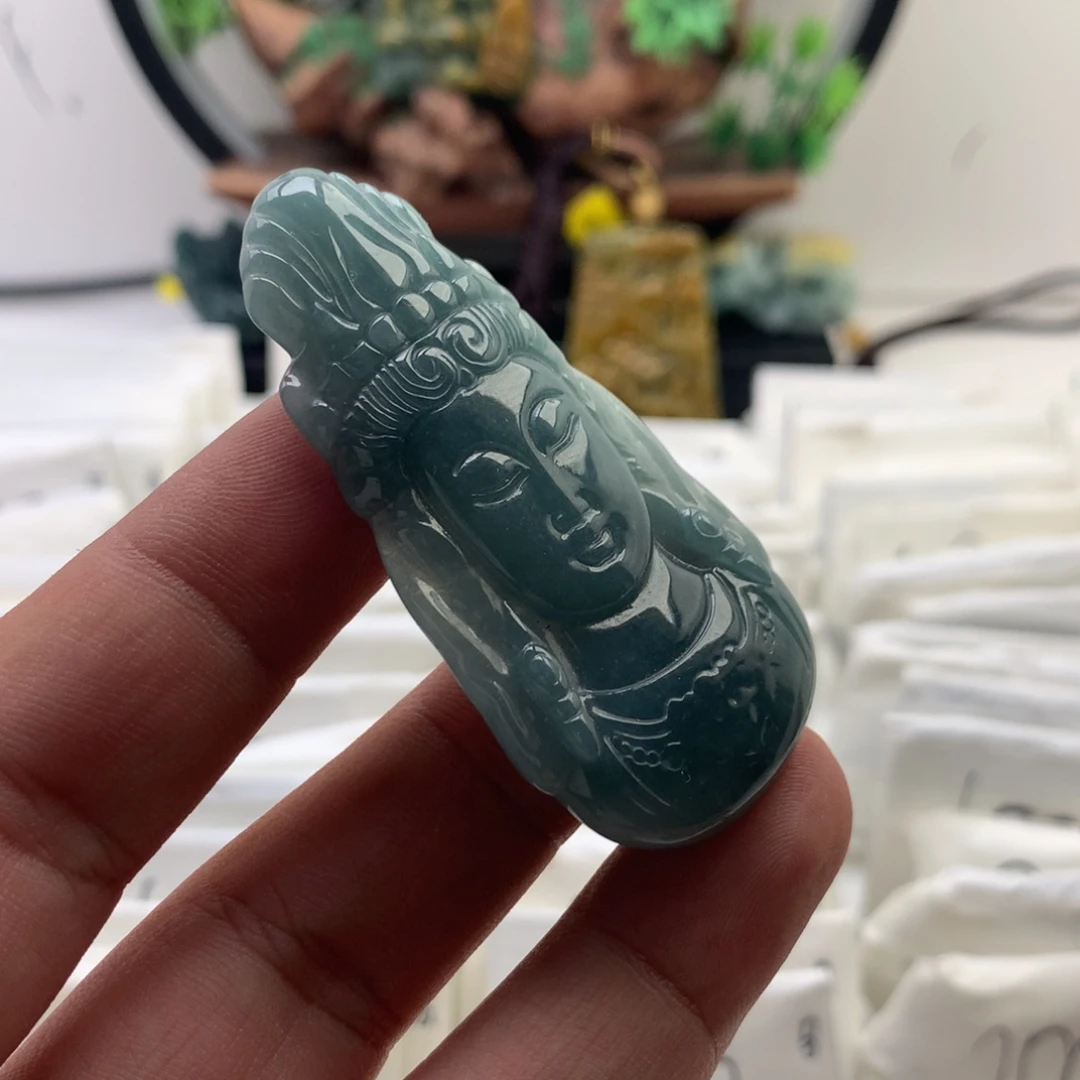 颈饰未镶嵌翡翠观音首