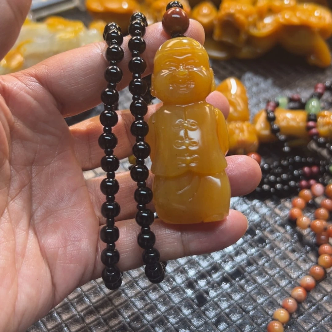 石英质玉未镶嵌颈饰