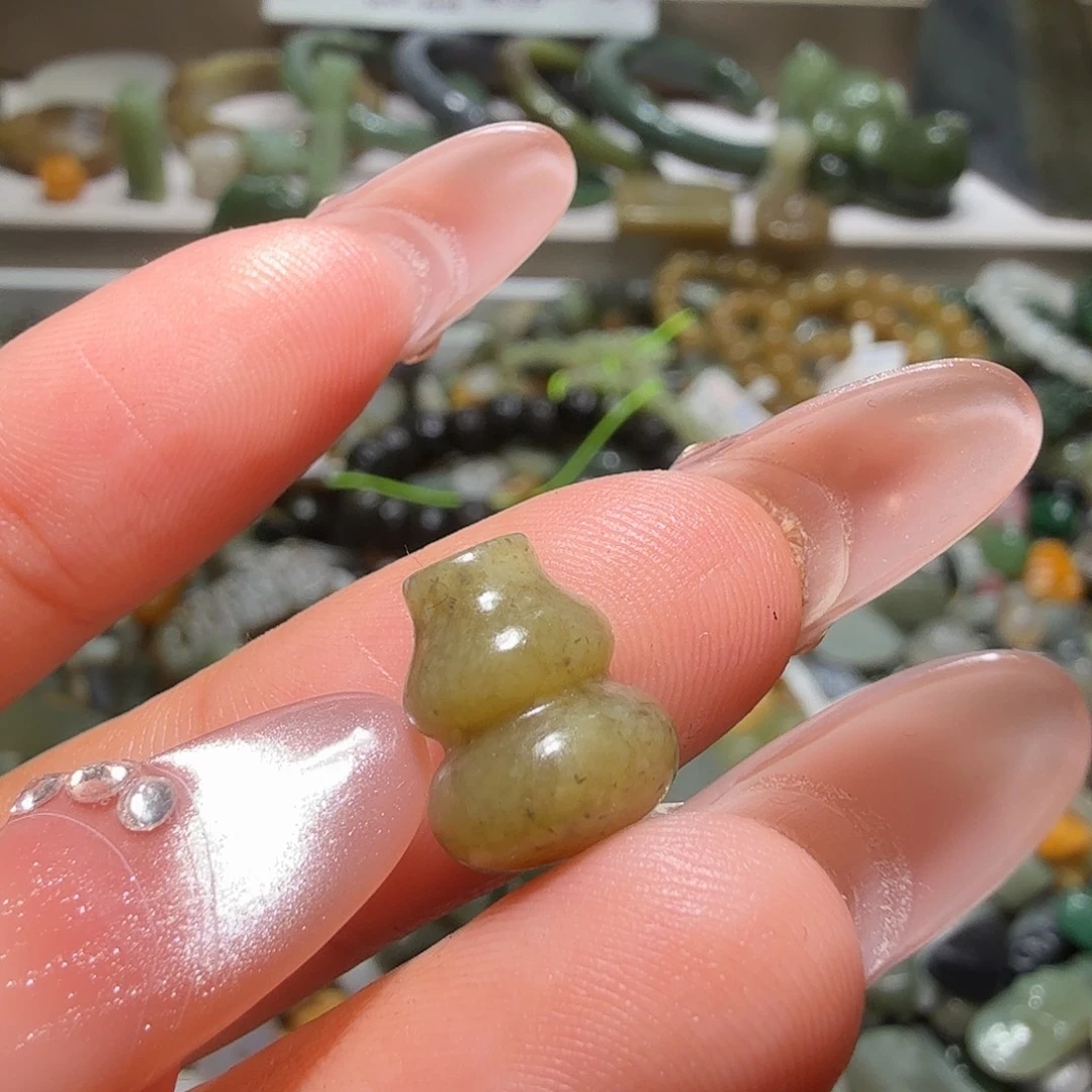 和田玉未镶嵌珠宝奇石