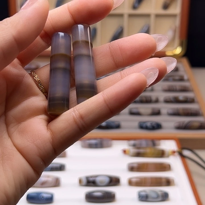 残***墨玛瑙/玉髓未镶嵌颈饰