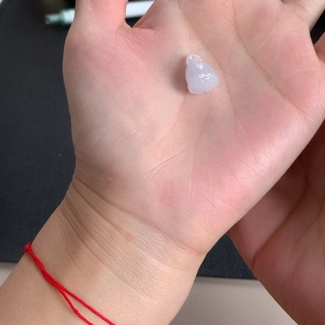 翡翠未镶嵌颈饰莲蓬