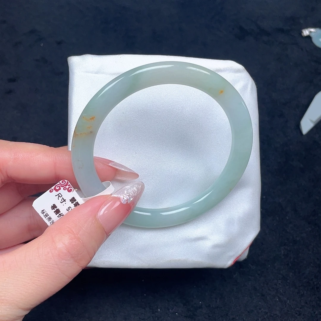 翡翠未镶嵌手镯095