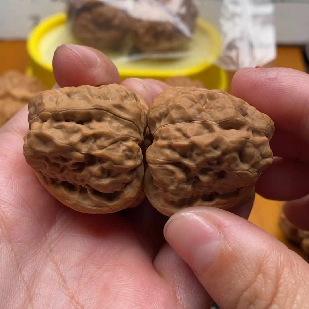 昌***通把件文玩核桃三角边34左右