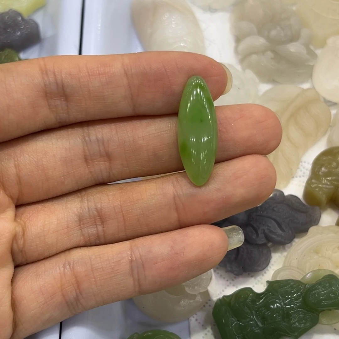 和田玉（碧玉）未镶嵌颈饰?****)