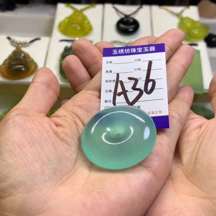【闪购商品】蛇纹石玉未镶嵌颈饰岁*
