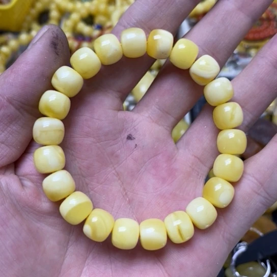 蜜蜡裸石未镶嵌手串