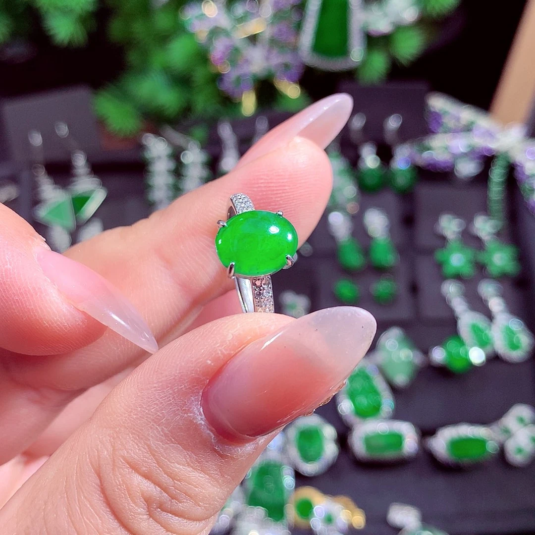 颈饰未镶嵌翡翠天然