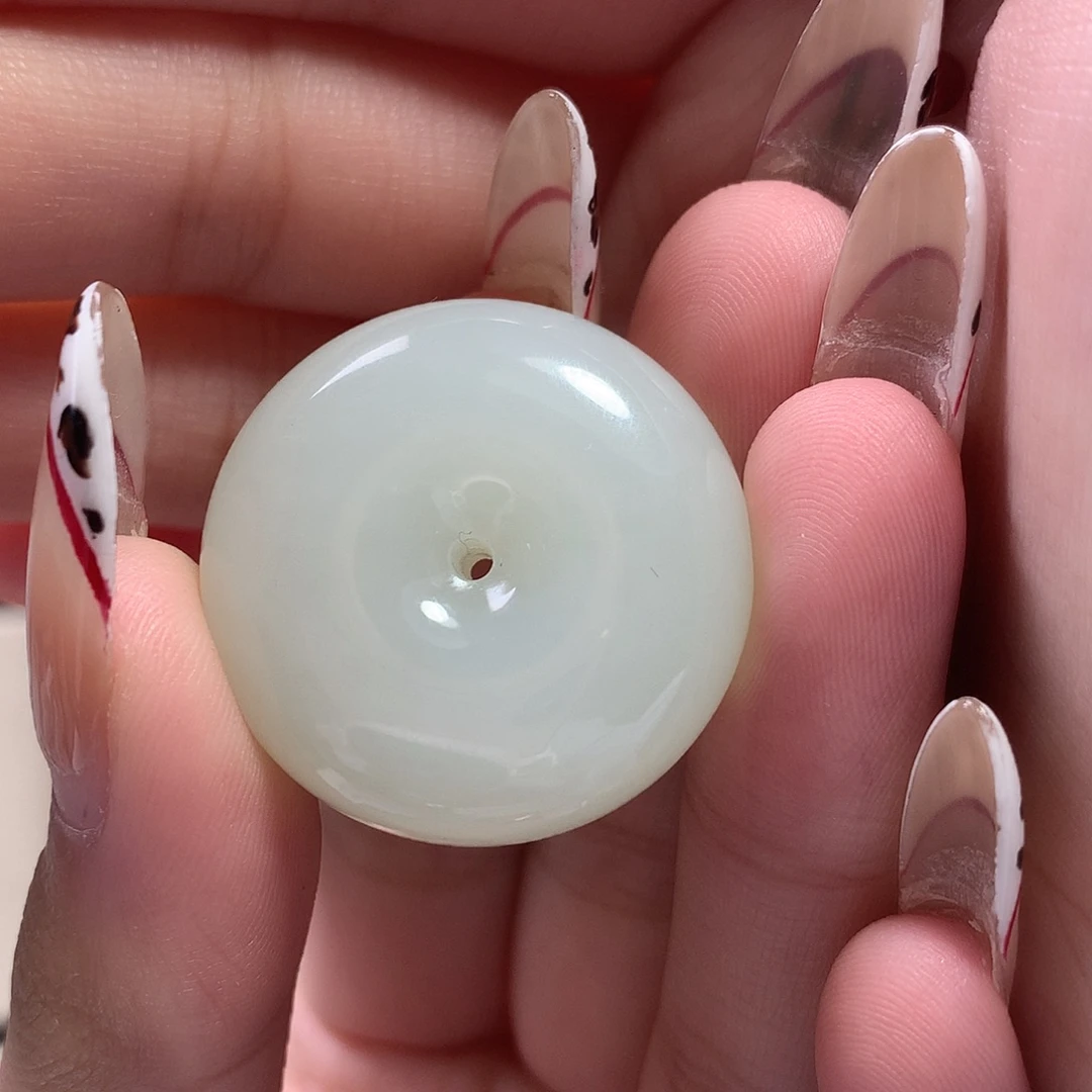 一***安和田玉未镶嵌颈饰