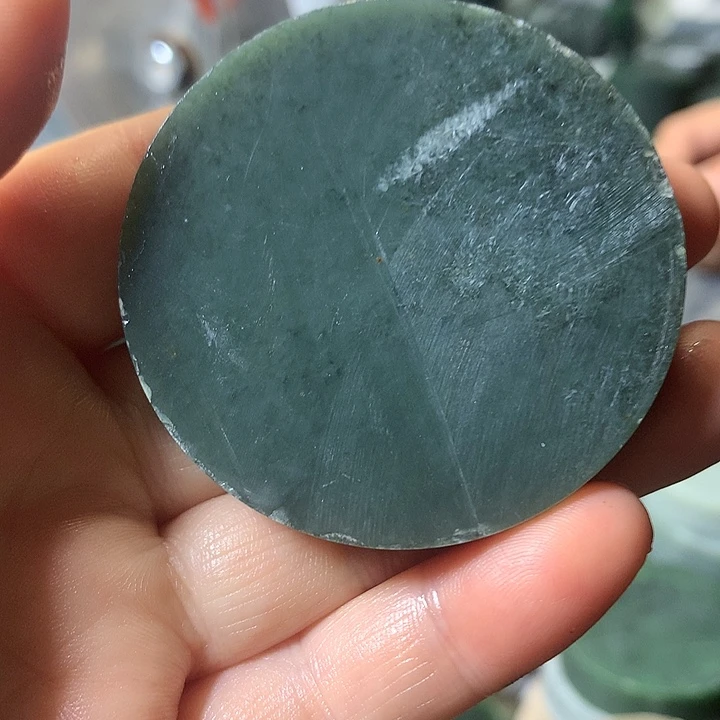 颈饰未镶嵌和田玉（糖玉）