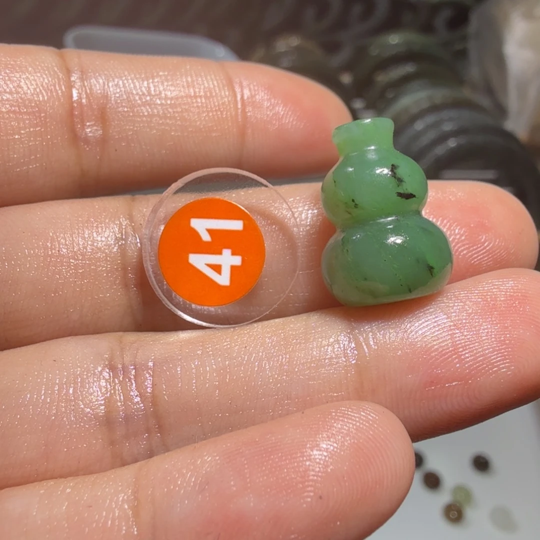 和田玉未镶嵌珠宝奇石