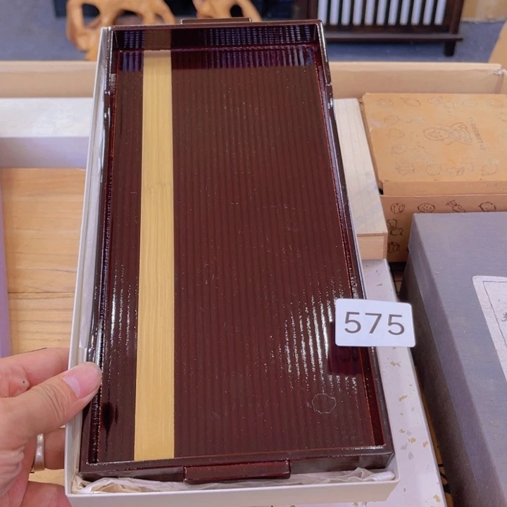 瓷器的造型和造型也很