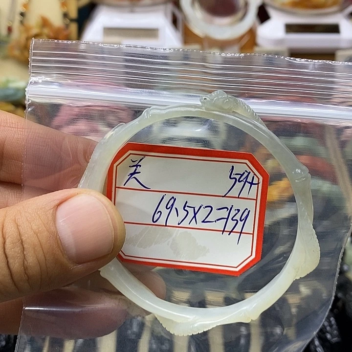 关***关蛇纹石玉未镶嵌手镯