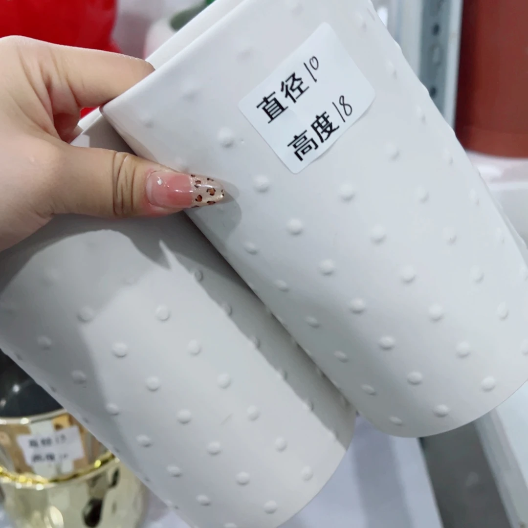 有孔，陶瓷花盆满10米包邮发货。