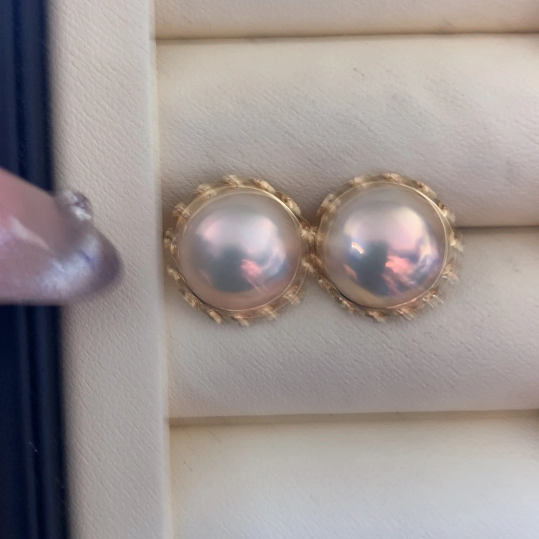 拼合珍珠（马贝珠）耳饰18K金镶嵌