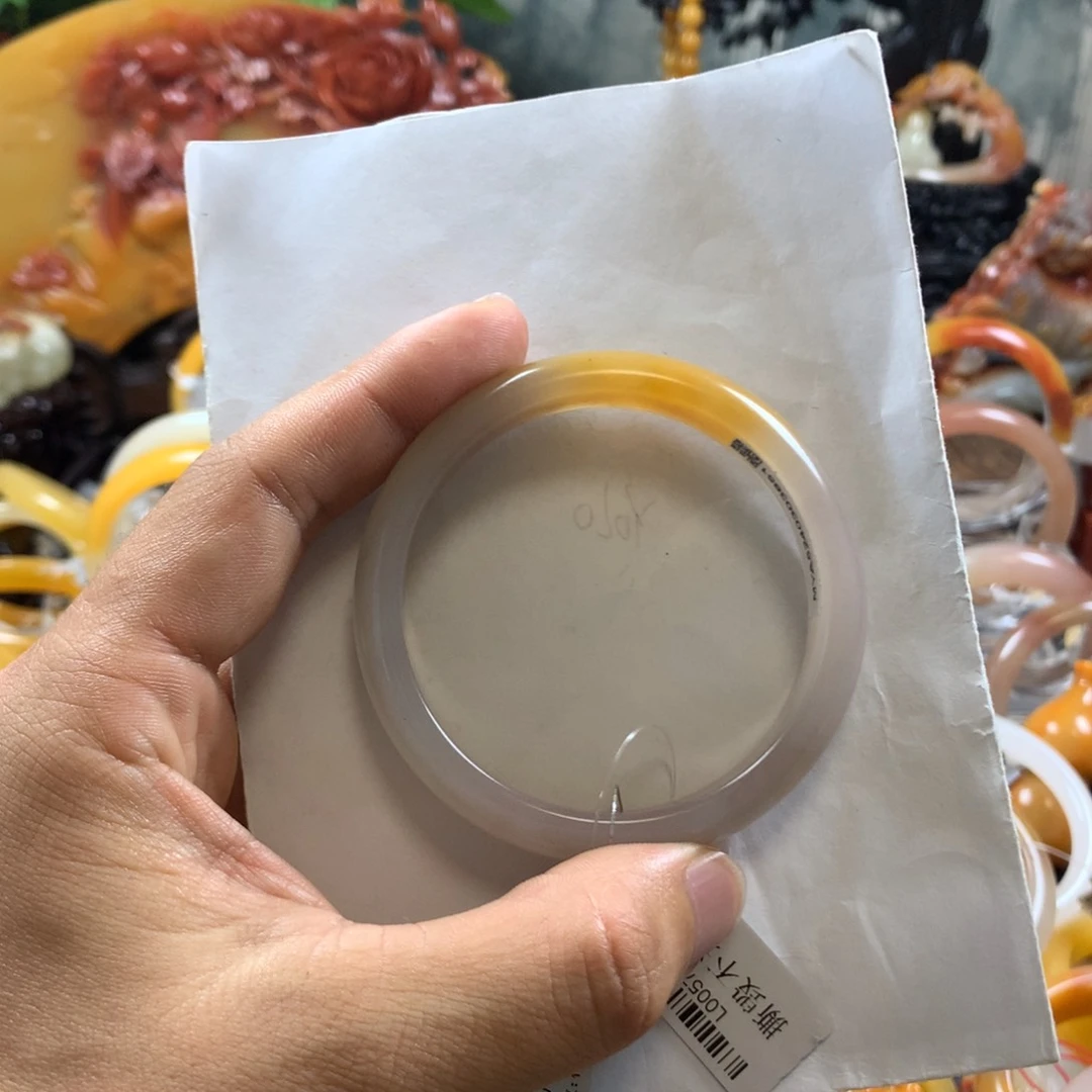 石英质玉（黄龙玉）未镶嵌颈饰柠****?