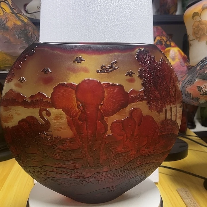 用***3手工艺品琉璃琥珀色红色大象雕刻花瓶花器高28口16