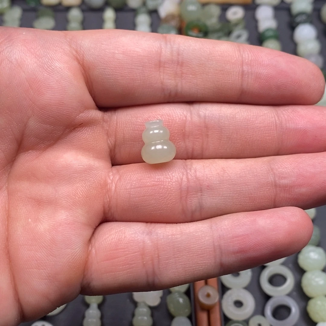 壮***朽和田玉未镶嵌颈饰