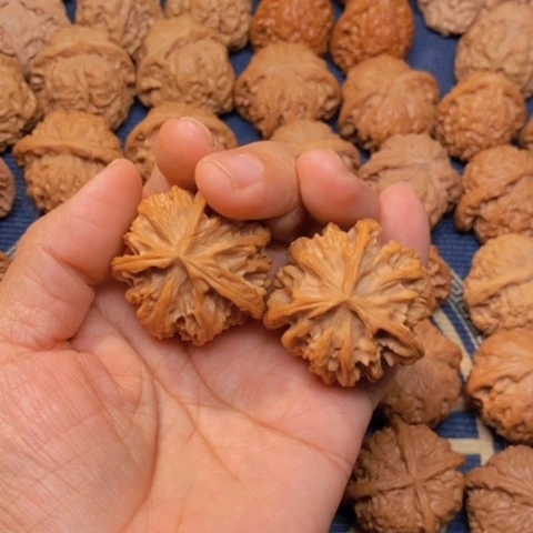 【闪购商品】吊坠文玩核桃阿*➽三棱40