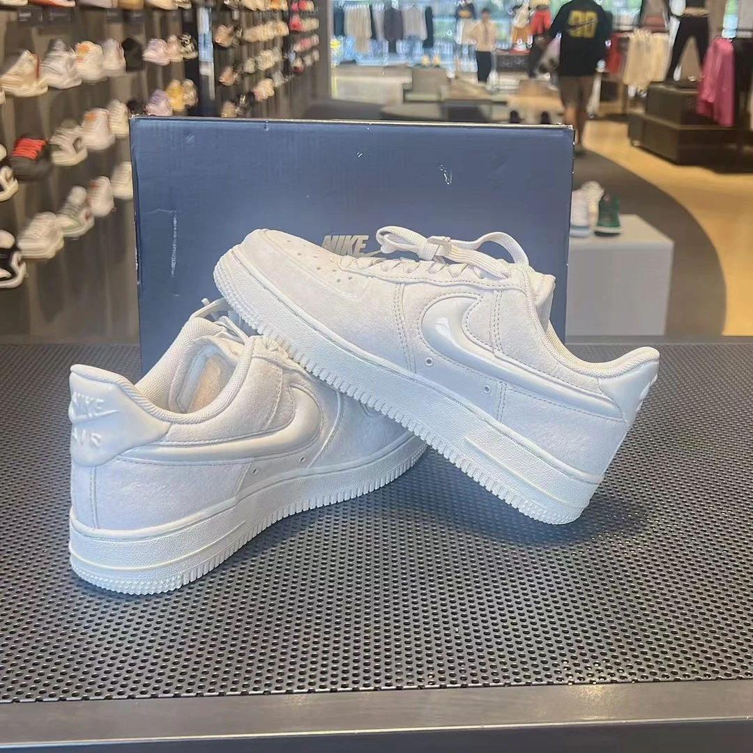 NIKE/耐克【流光机能风】AF1 女子经典空军运动休闲板鞋 HV4406001