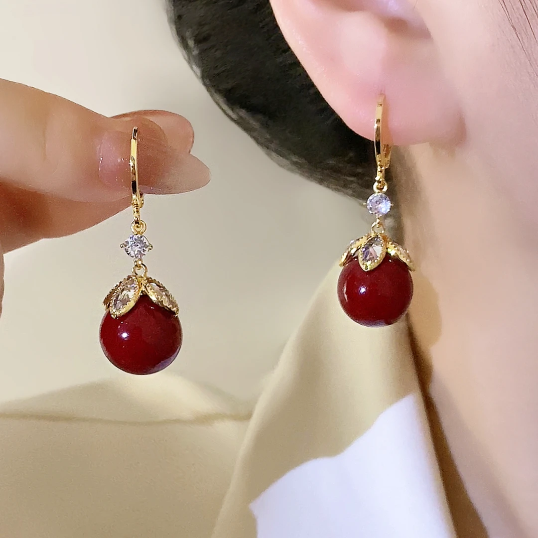 铜合金仿珍珠耳饰 设计感轻奢时尚微镶锆石安可拉红珠珠耳环1223