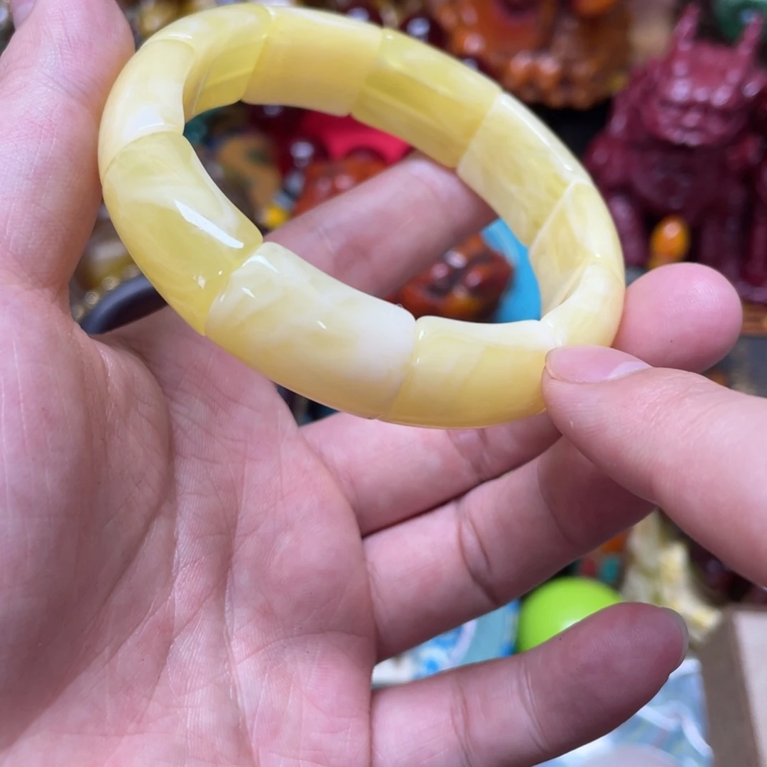 未镶嵌琥珀裸石康巴