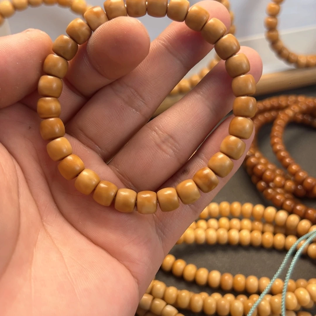 龙眼菩提吊坠臭****.蛋黄酥