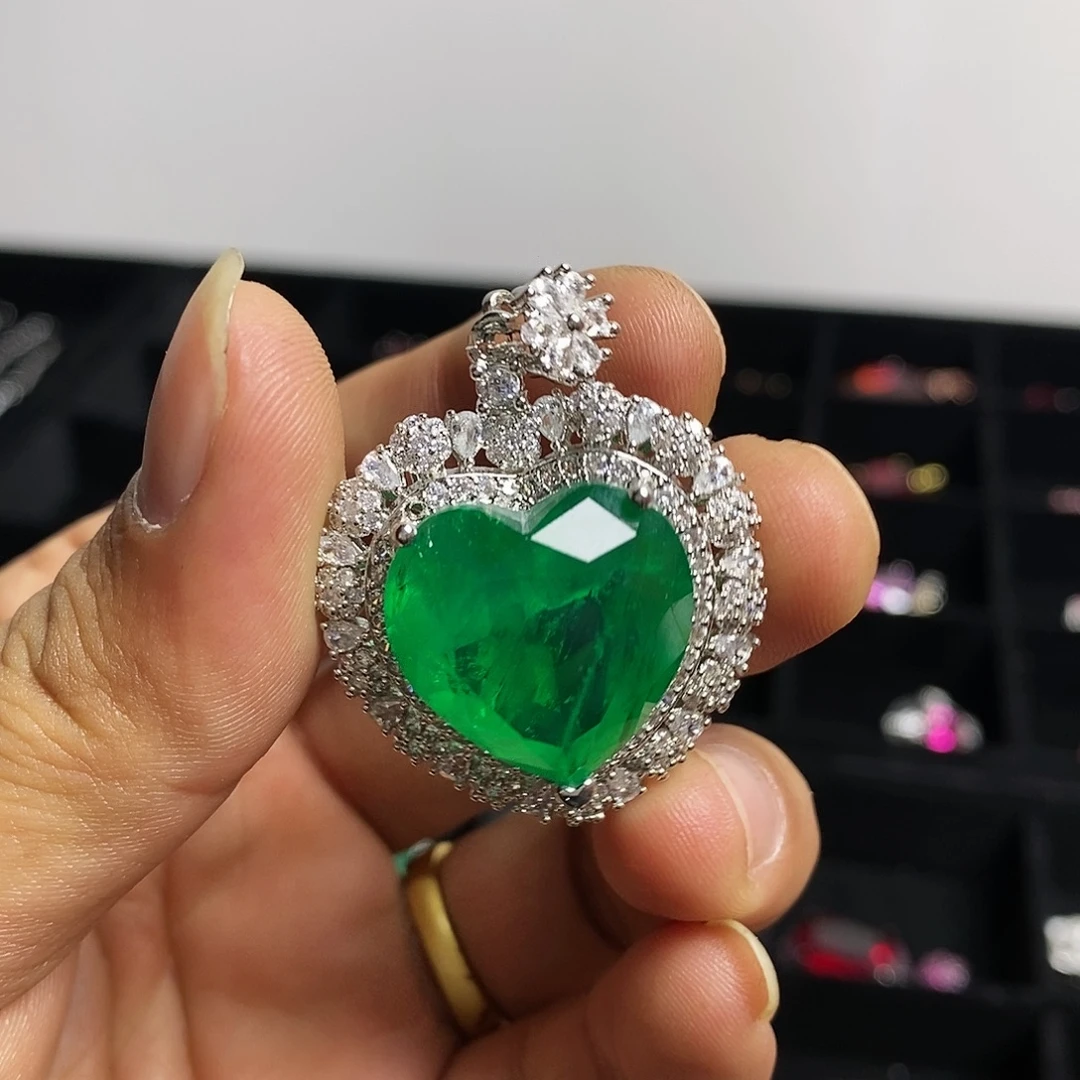 只买单纯的吊坠，没带链子，属的性质。