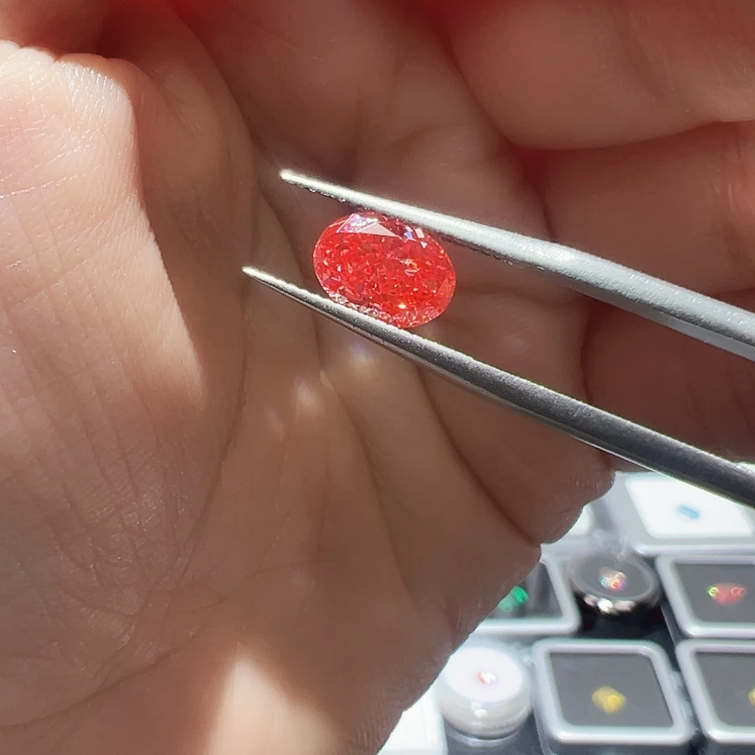 裸石合成钻石1.546ct红色椭圆散钻
