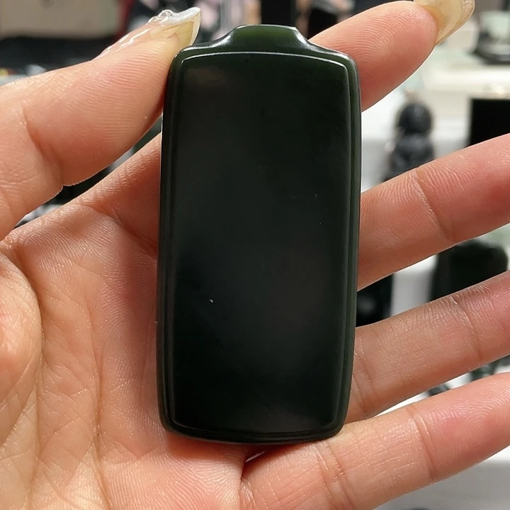 【闪购商品】和田玉（青玉）颈饰未镶嵌?****_