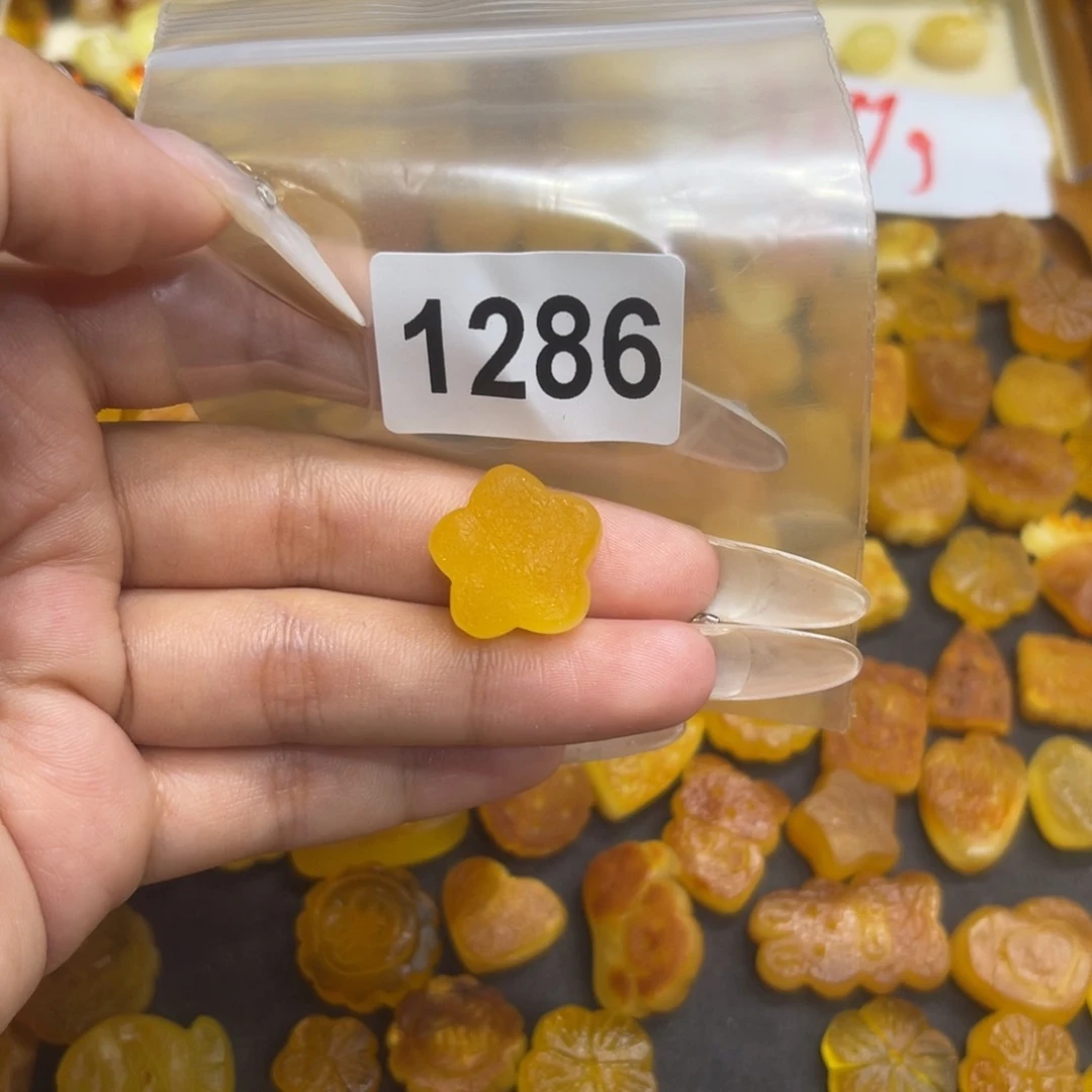 嘟***嘟琥珀未镶嵌珠宝奇石