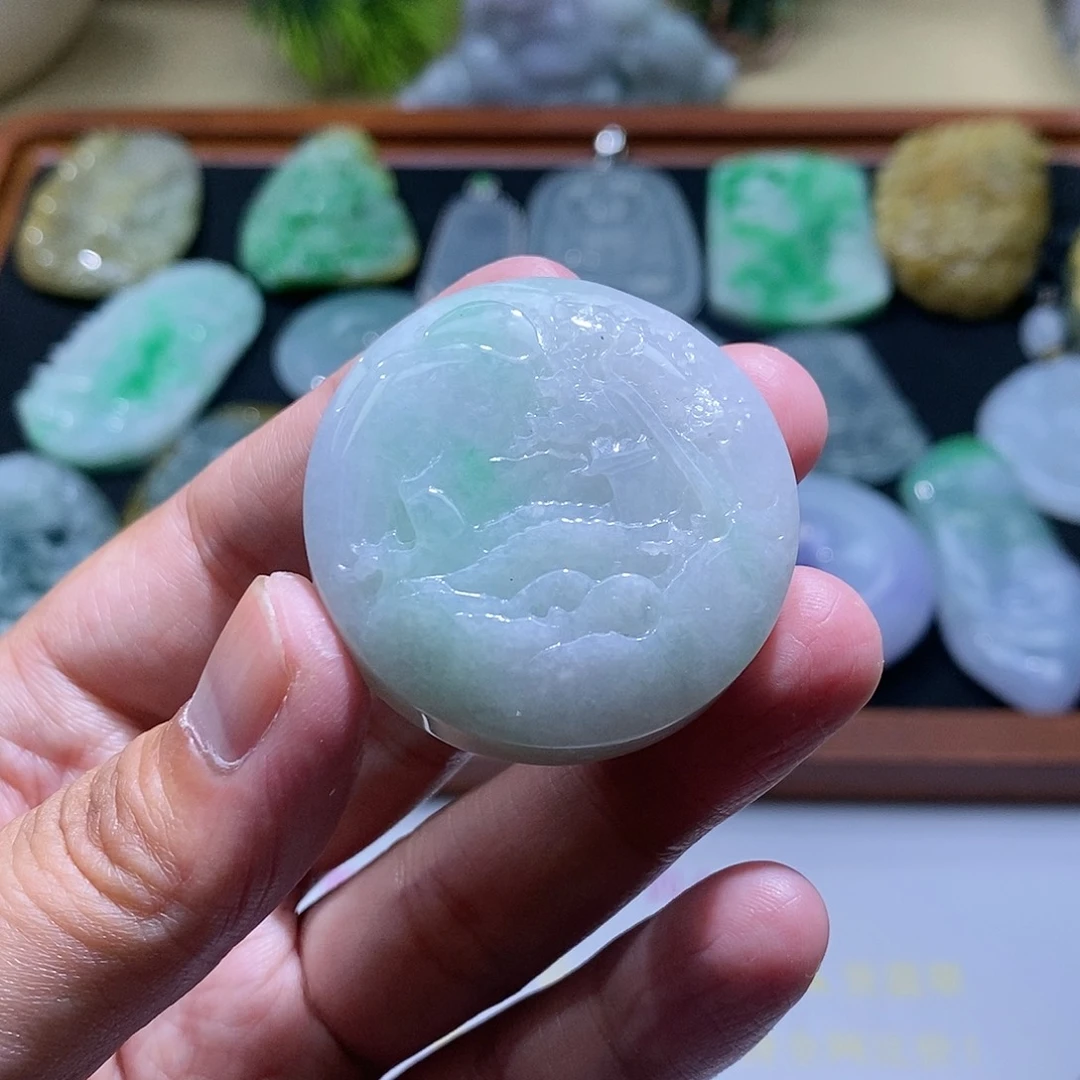 【闪购商品】翡翠颈饰未镶嵌山水