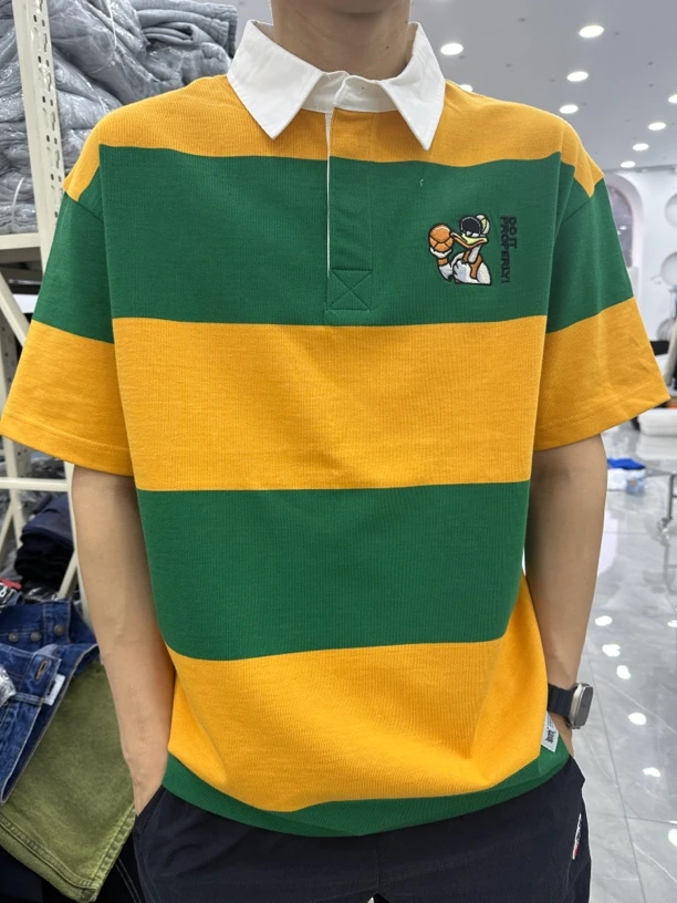 宽条纹时尚刺绣logo衬衣领短袖T恤